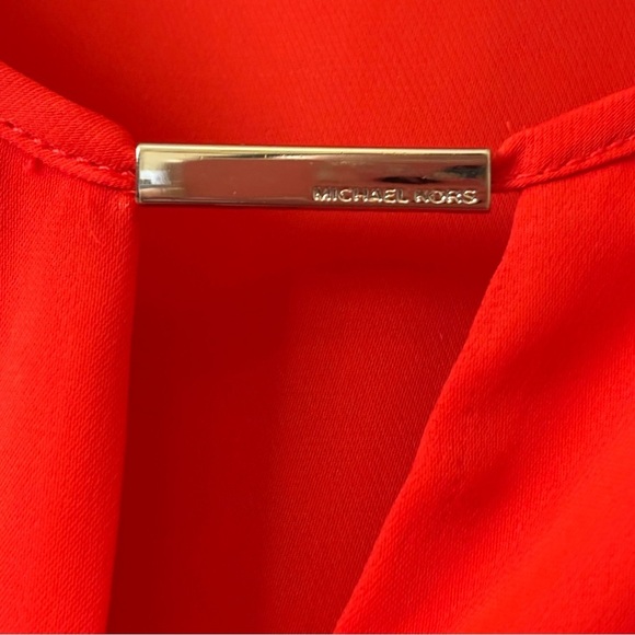 Michael Kors| Gorgeous Bright Red Sleeveless Wrap Blouse w/ Gold Bar Sz XS - Picture 3 of 7